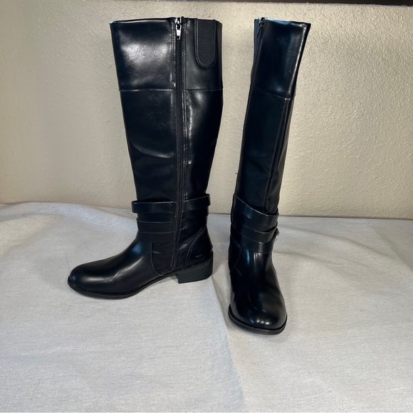 St. John's Bay 'Douglas' Riding Style Boot - Size 7.5 - Picture 1 of 11